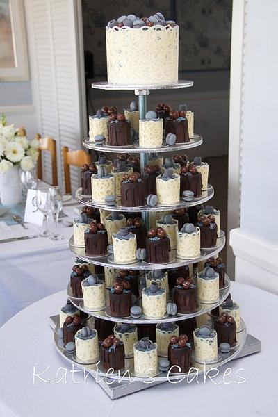Mini Cakes Wedding Cake - Cake by KatriensCakes