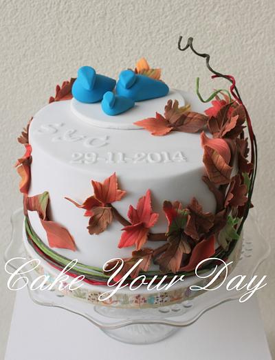 Fall colors wedding cake & cupcakes.  - Cake by Cake Your Day (Susana van Welbergen)