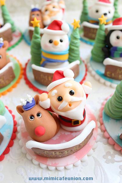 Christmas Centerpiece Cake Toppers - Cake by Sachiko Windbiel