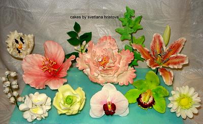 My gumpaste flowers - Cake by Svetlana Hristova