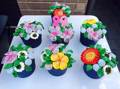 Vintage Garden Cupcakes - Cake by Sassy Cakes and Cupcakes (Anna)