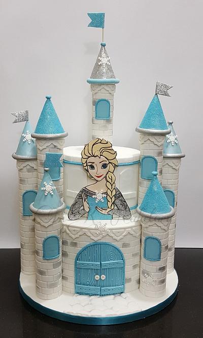 Frozen castle cake - Cake by TnK Caketory