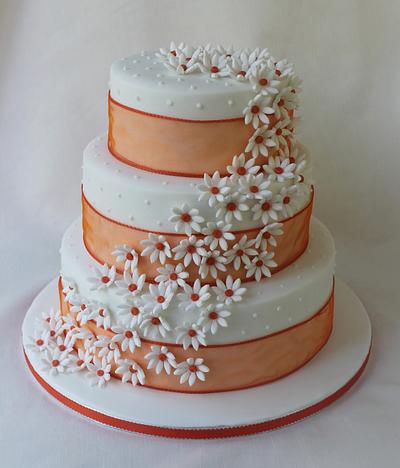 Orange Organza with Daisies - Cake by Candy's Cupcakes
