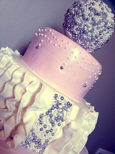 Pearls and ruffles  - Cake by The Sweet Duchess 