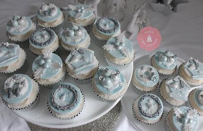 Frosted Blue Cupcakes - Cake by Paulacakecouture