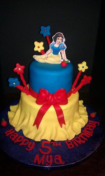Snow White - Cake by Erica Floyd Bradley