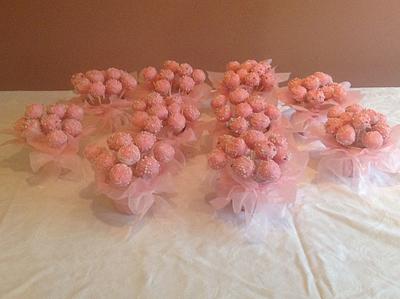 Pink cake pops - Cake by Natalie Wells