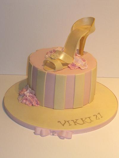 girly shoe  - Cake by d and k creative cakes