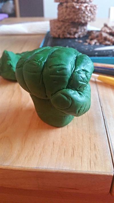 The Hulk hand - Cake by Jennylangberg
