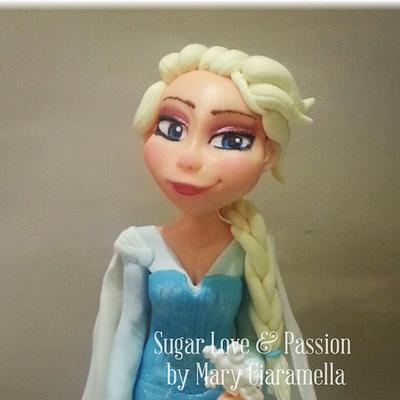 Elsa figurine - Frozen - Cake by Mary Ciaramella (Sugar Love & Passion)