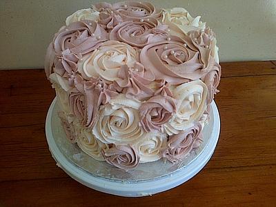 Buttercream Roses - Cake by MaCaker