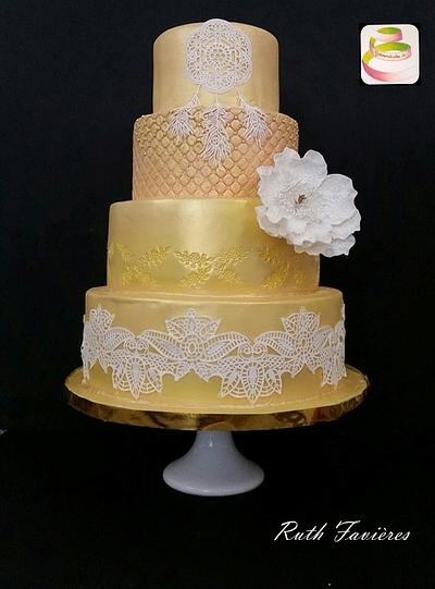 Gold - Cake by Ruth - Gatoandcake