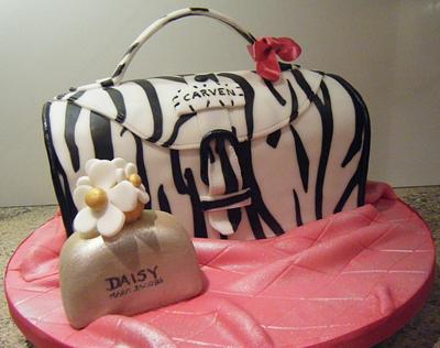 Handbag and perfume - Cake by Nanna Lyn Cakes