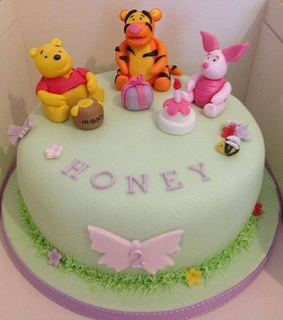 Winnie the Pooh and friends  - Cake by Littlebscakeco