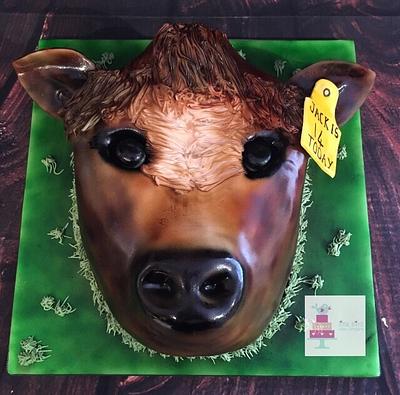 Shorthorn cattle head - Cake by Littlebirdcakecompany