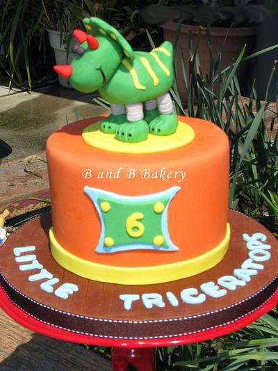 Triceratops Piggy Bank - Cake by CakeLuv