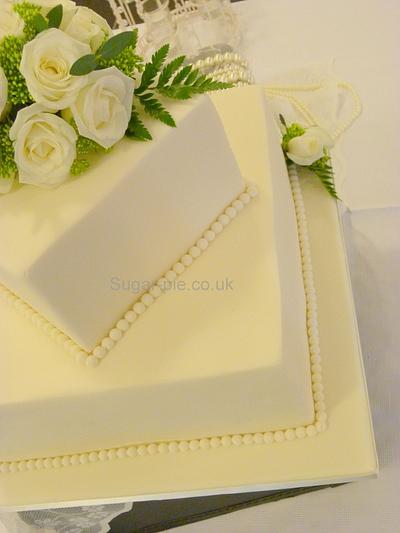 Square vintage chic wedding cake. - Cake by Sugar-pie