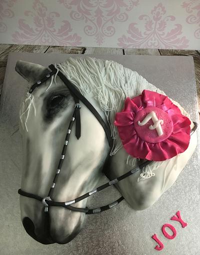 White horse  - Cake by Funkycakes 
