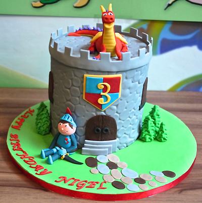 Mike the knight - Cake by Partymatecakes 