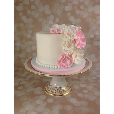 Ruffle Flower Cutting Cake - Cake by sweetonyou