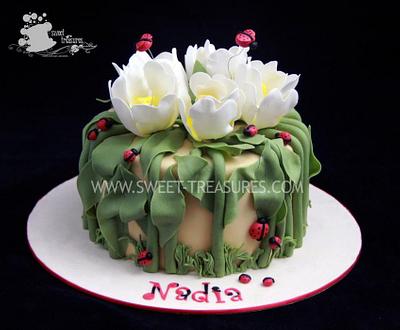 Tulip Cake - Cake by Sweet Treasures (Ann)