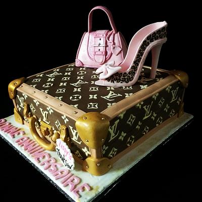 Traveling In Style..... LV & Chanel.... Fashion in Cake - Cake by Cakeladygreece