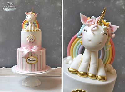 Unicorn cake and cupcakes - Cake by Lorna
