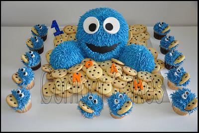 Cookie Monster - Cake by Comper Cakes