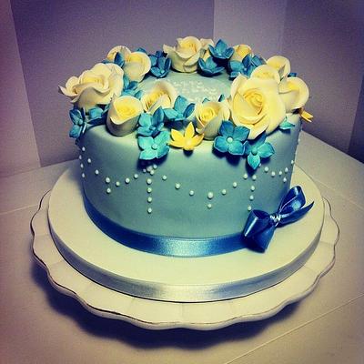 Blue and yellow cake - Cake by Bella's Bakery