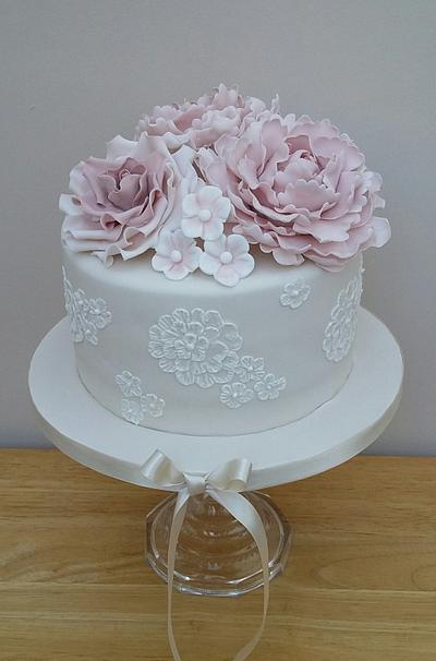 A Vintage Wedding - Cake by The Buttercream Pantry