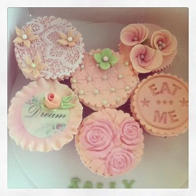 Birthday cupcakes - Cake by Tootsiedootsie1