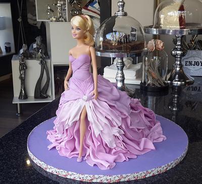 Modern Barbie - Cake by indulge@d'interieur