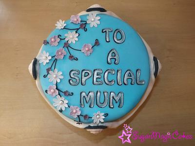 Special Mum Cameo Cake - Cake by SugarMagicCakes (Christine)