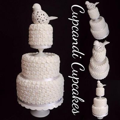 Textured white wedding cake - Cake by Cupcandi Cupcakes