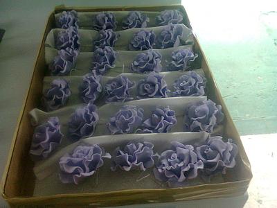                             lavendar roses - Cake by robier