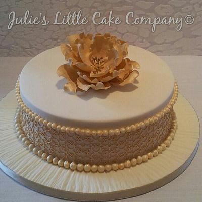 Golden Glow - Cake by Julie's Little Cake Company