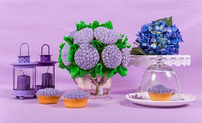 Violet cupcake bouquet - Cake by Esperimenti di Zucchero