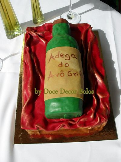 Wine in a box - Cake by Bolos Doce Decor