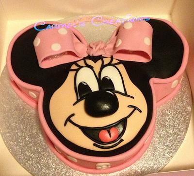 Minnie Mouse Face - Cake by Carmel Millar