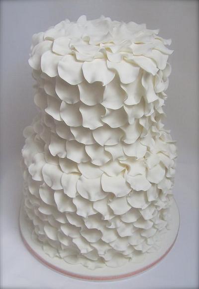 Sweet petals - Cake by Bizcocho Pastries