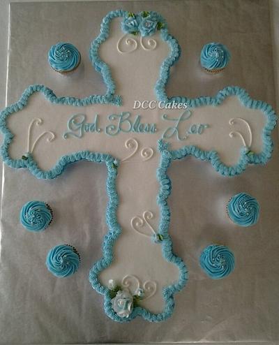 Pull-away Cupcake Cake Christening - Cake by DCC Cakes, Cupcakes & More...
