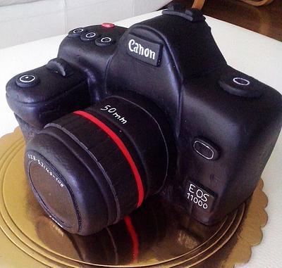 camera canon - Cake by prilimpipim