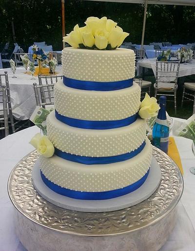 Round Wedding cake - Cake by SerwaPona