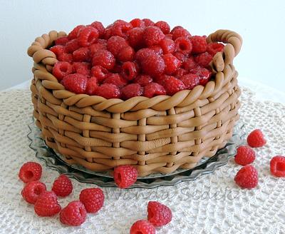 basket of raspberries - Cake by mysweetdecorations