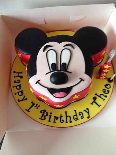 Mickey mouse - Cake by Donnajanecakes 