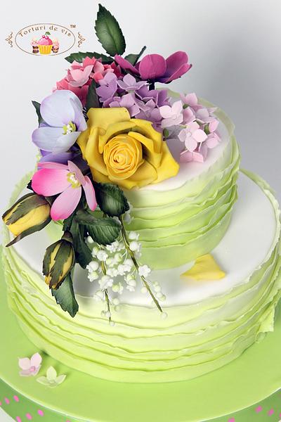 Ruffles and spring flowers - Cake by Viorica Dinu