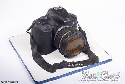 Canon Camera cake - Cake by Mon Cheri Cakes
