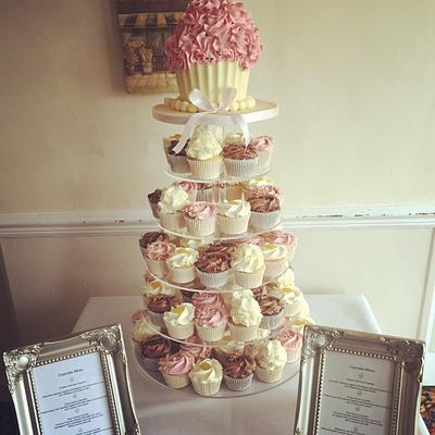 Wedding Cupcake tower - Cake by Kake and Cupkakery