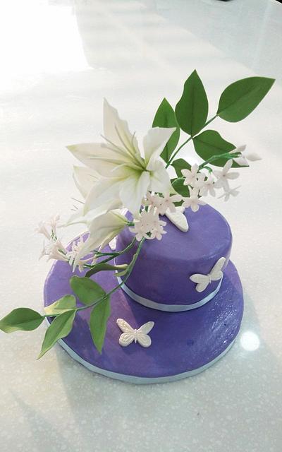 gumpaste flower - Cake by fantasticake by mihyun