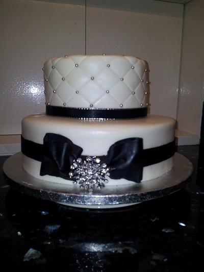 Black and white diamanté bow cake - Cake by Roberta 